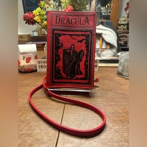 Things2Die4 Bram Stoker’s Dracula Book Shaped Crossbody Bag Women’s EUC